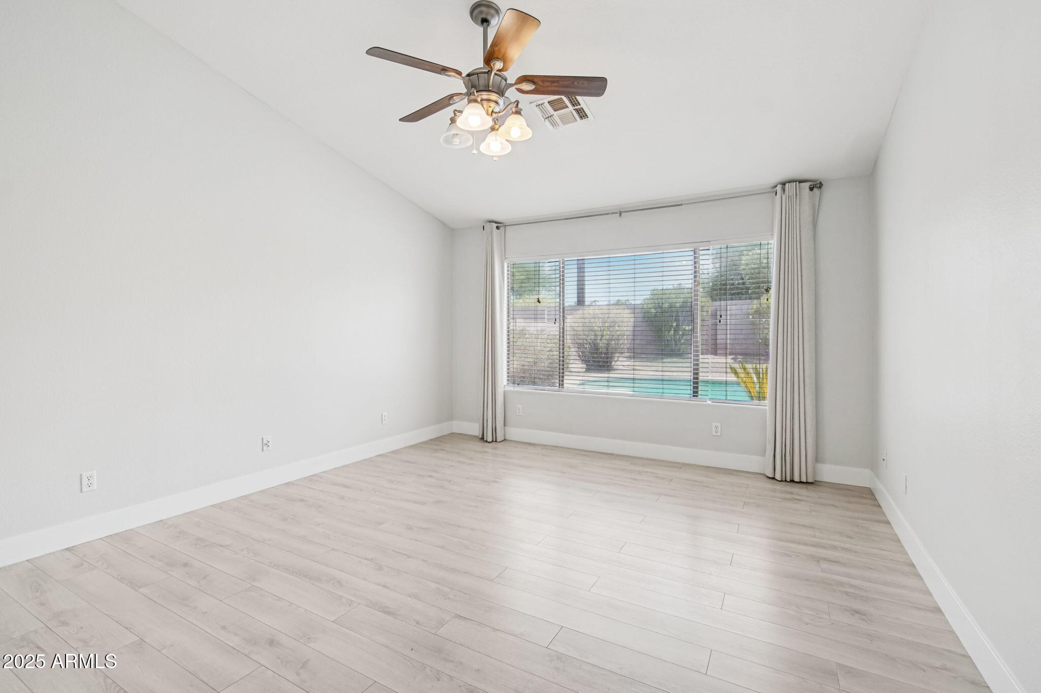 129 N JOSHUA TREE Lane