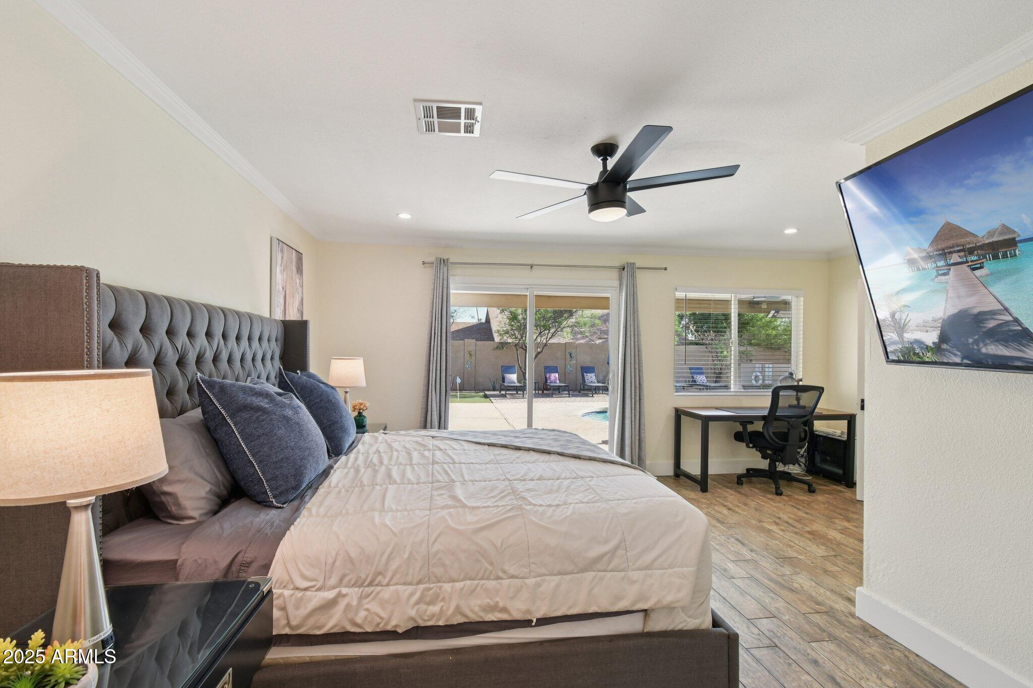 8819 E ALTADENA Avenue