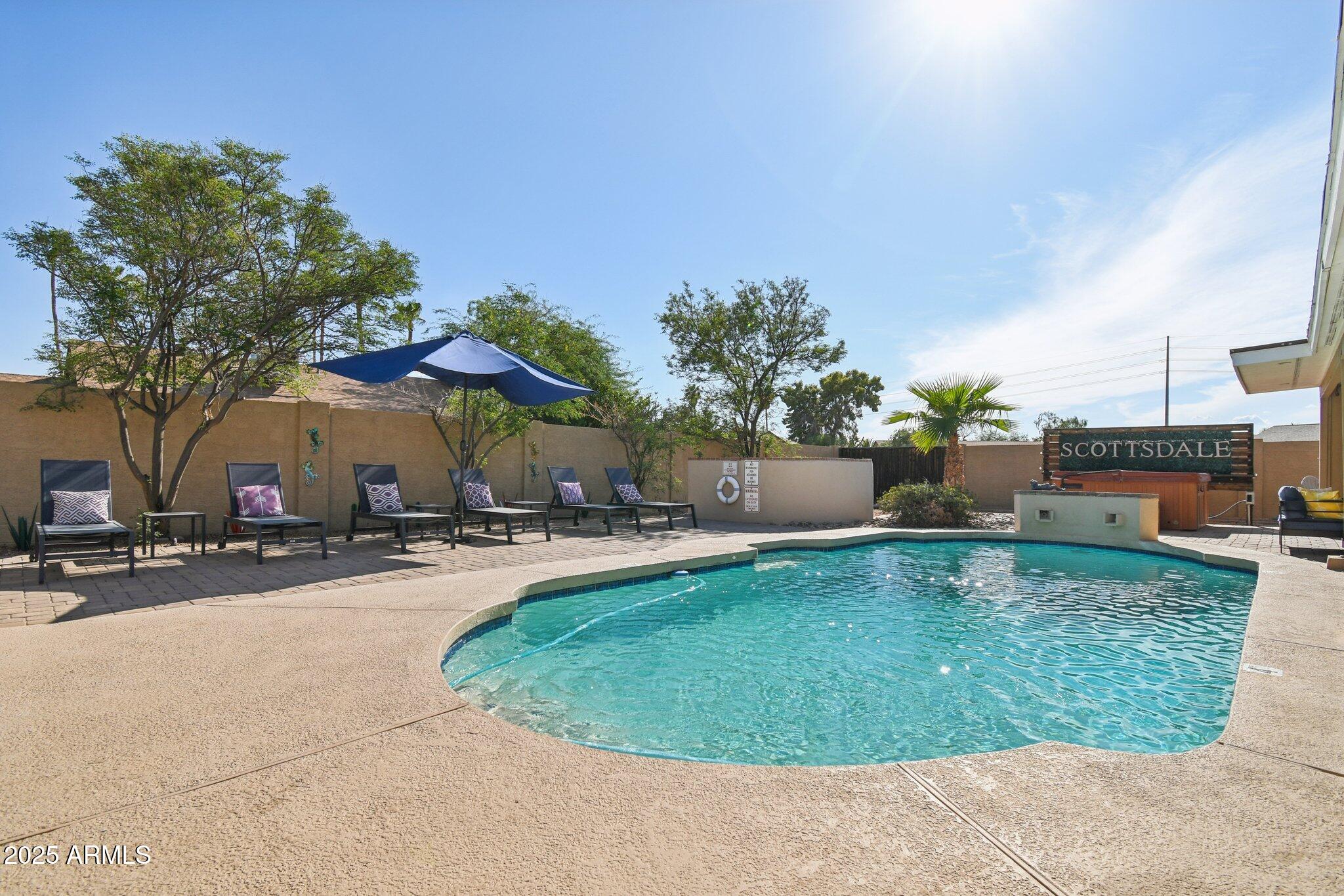 8819 E ALTADENA Avenue