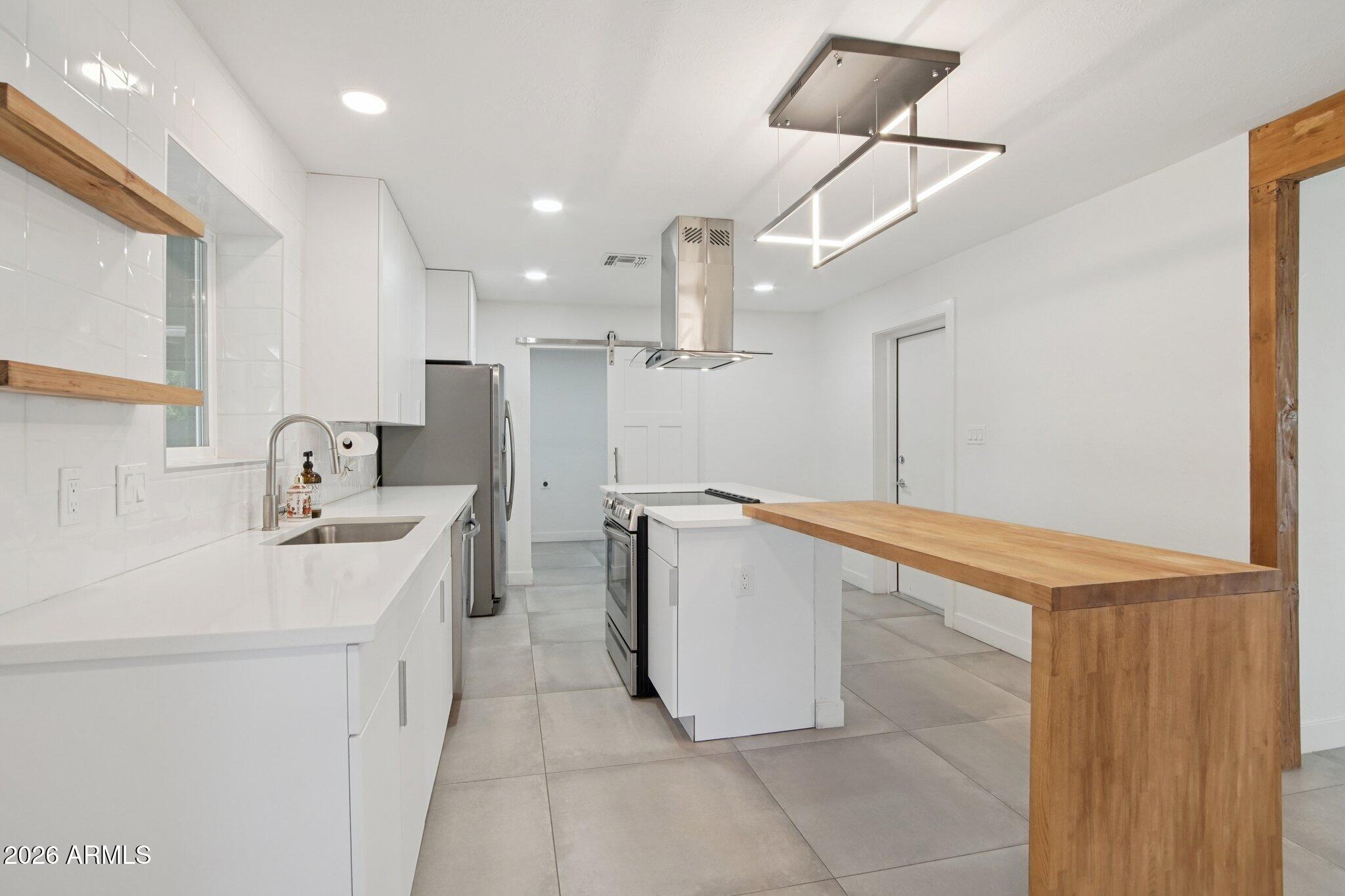 2444 E FLOWER Street