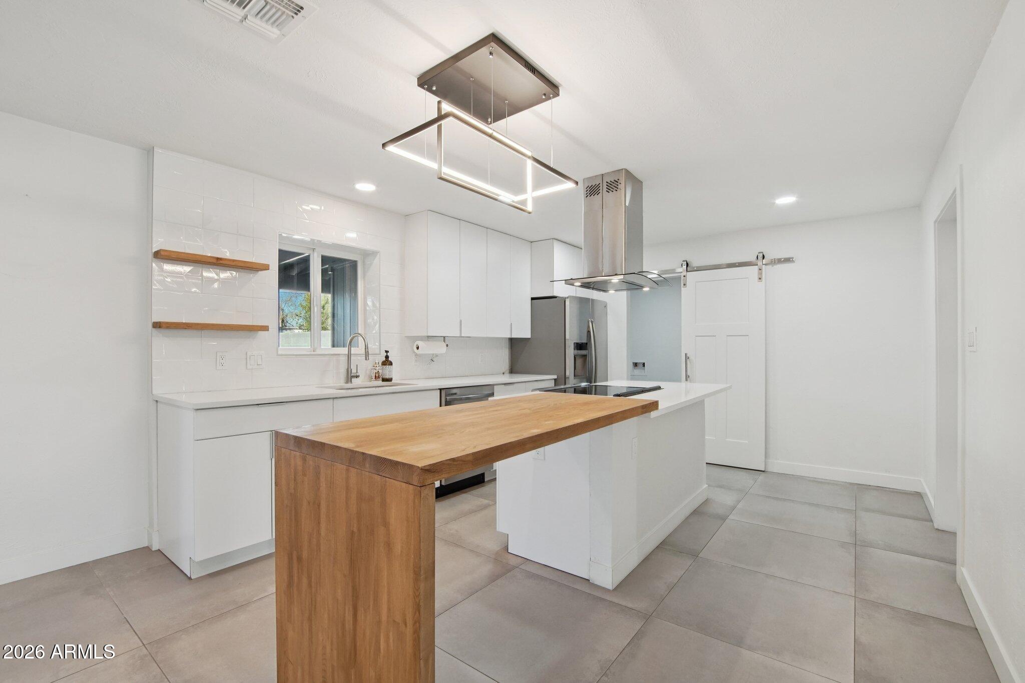 2444 E FLOWER Street