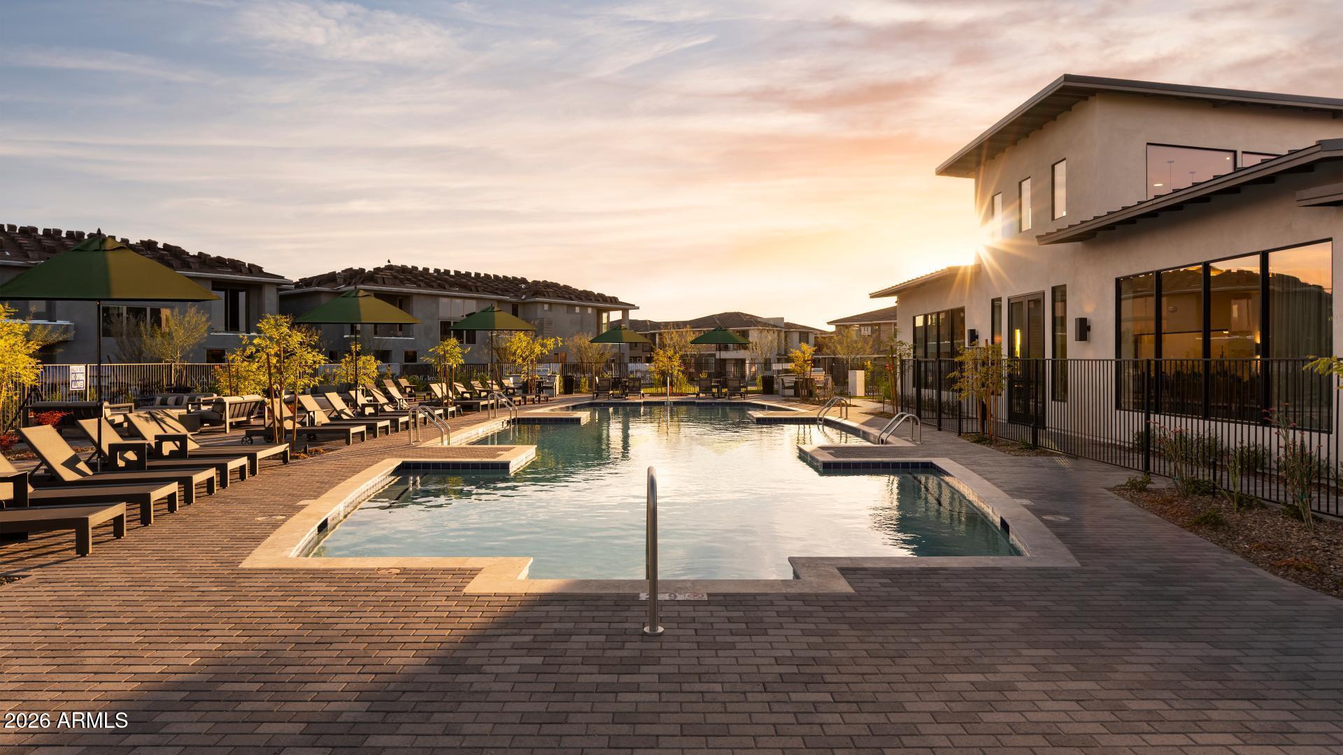 2121 W SONORAN DESERT Drive 123