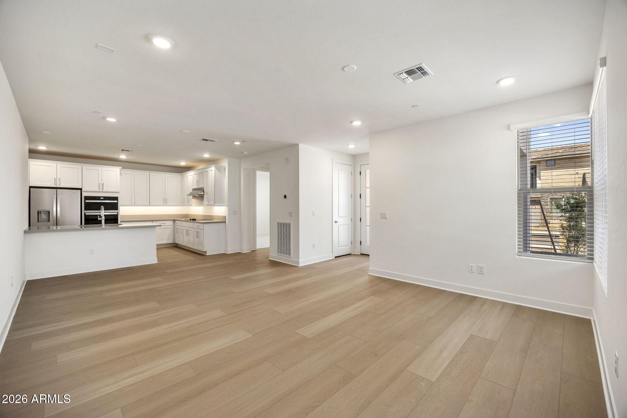 2121 W SONORAN DESERT Drive 123