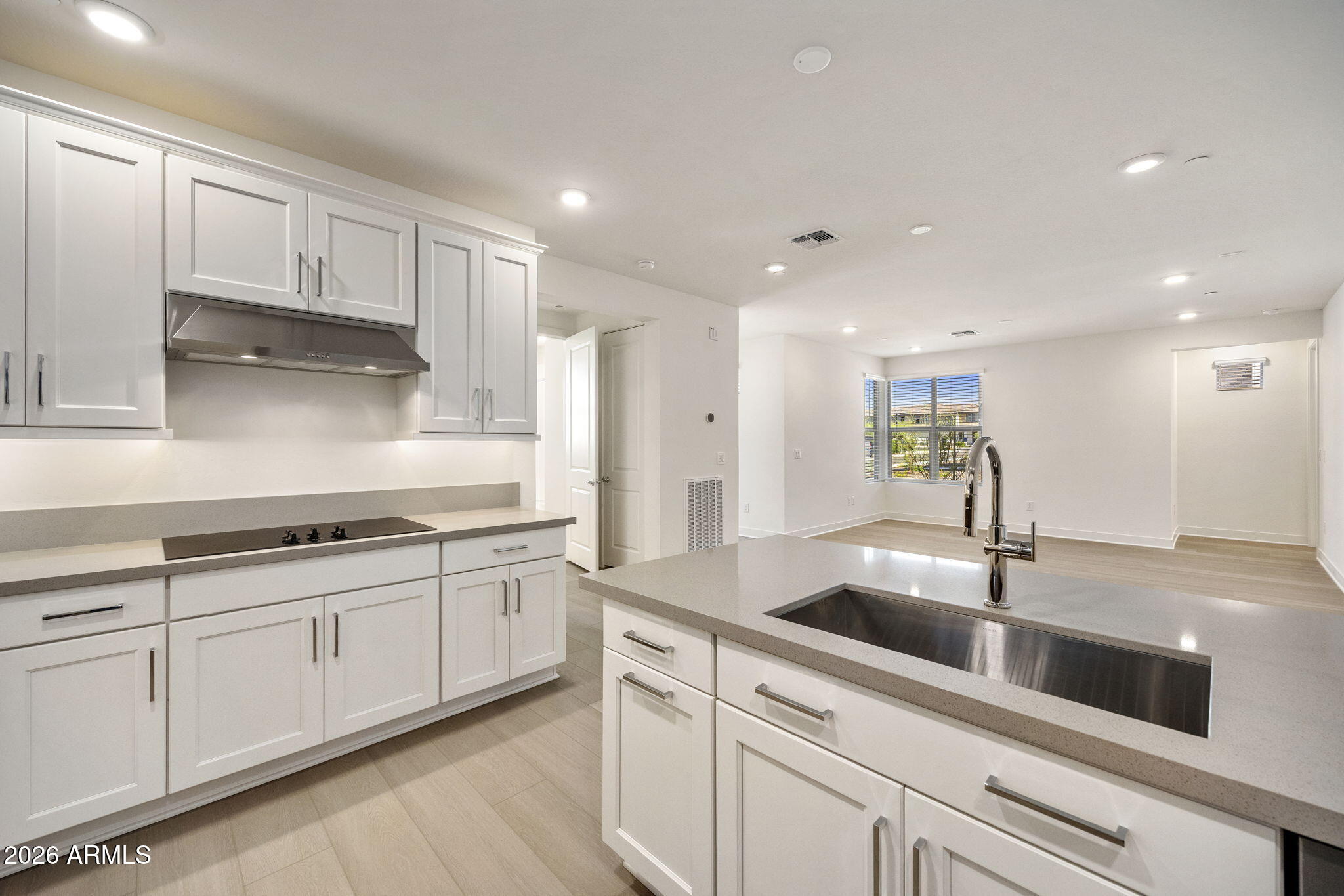 2121 W SONORAN DESERT Drive 123