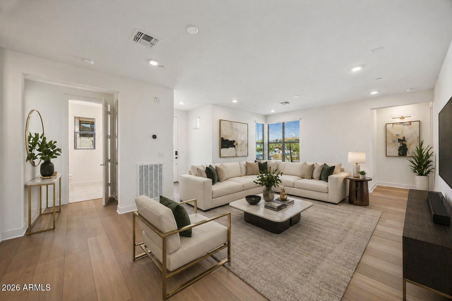 2121 W SONORAN DESERT Drive 123