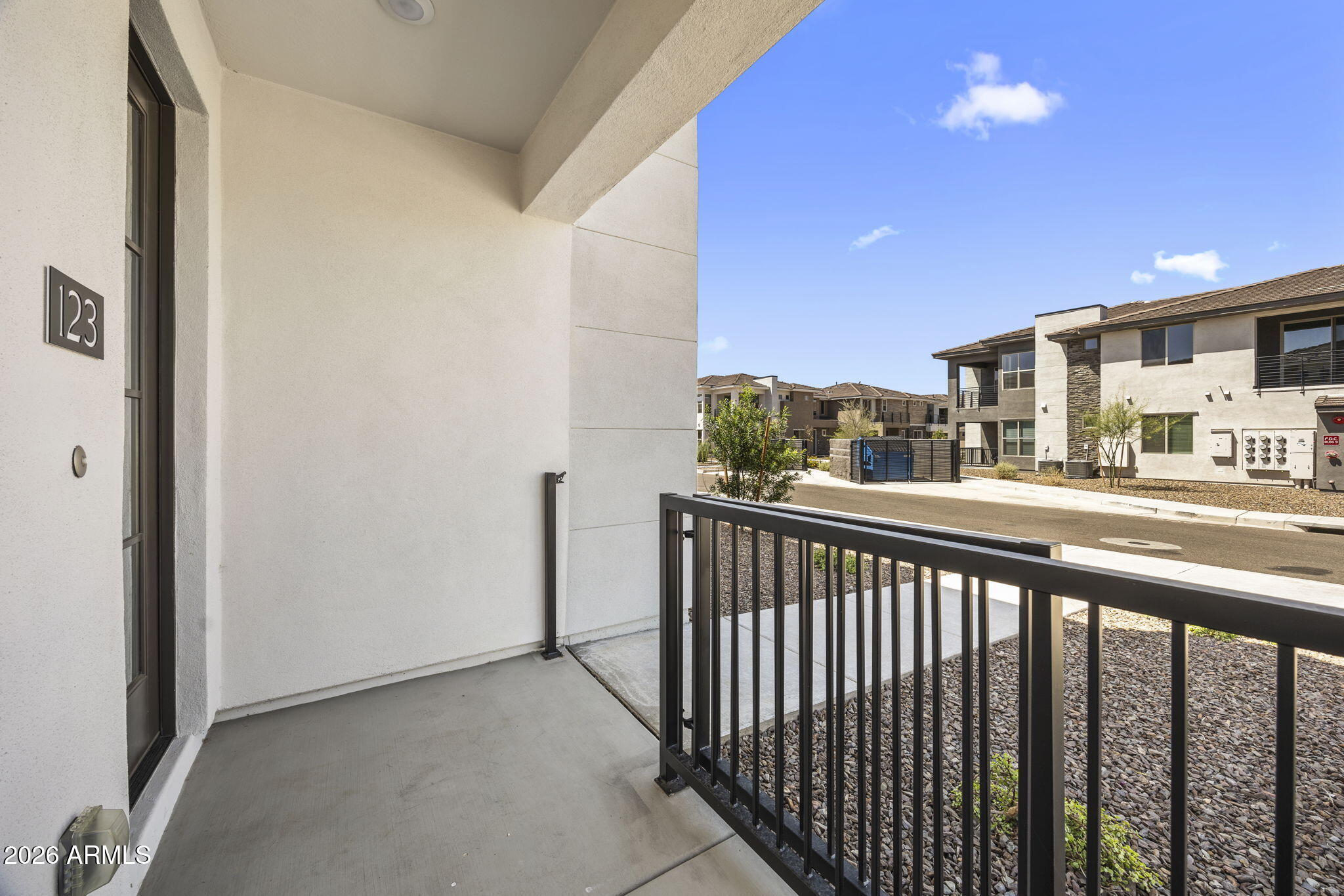 2121 W SONORAN DESERT Drive 123