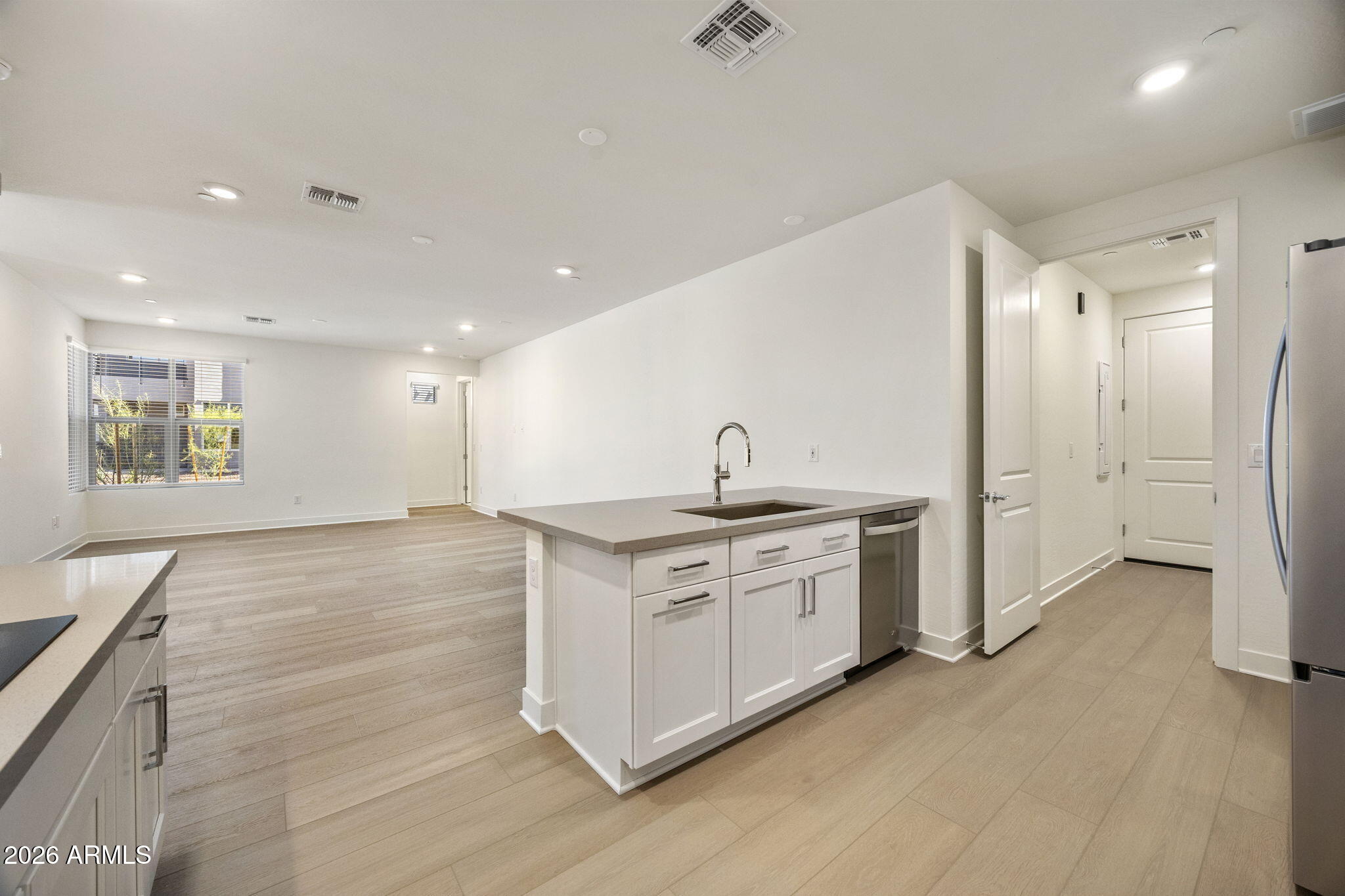 2121 W SONORAN DESERT Drive 123