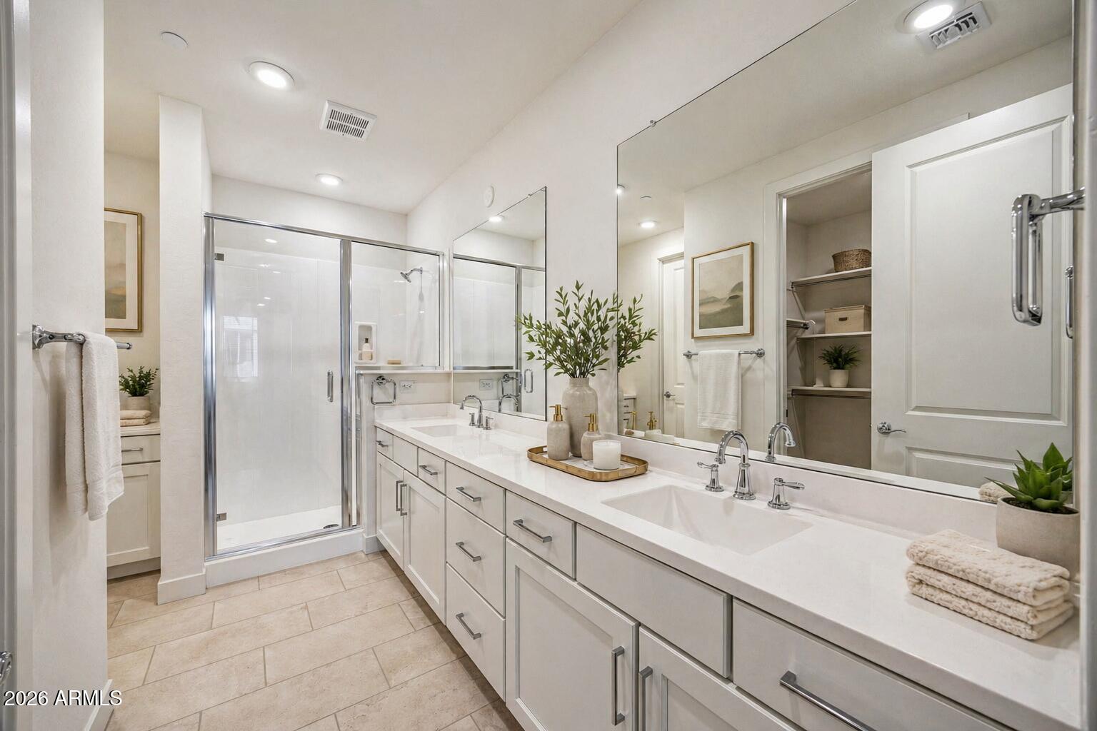 2121 W SONORAN DESERT Drive 123