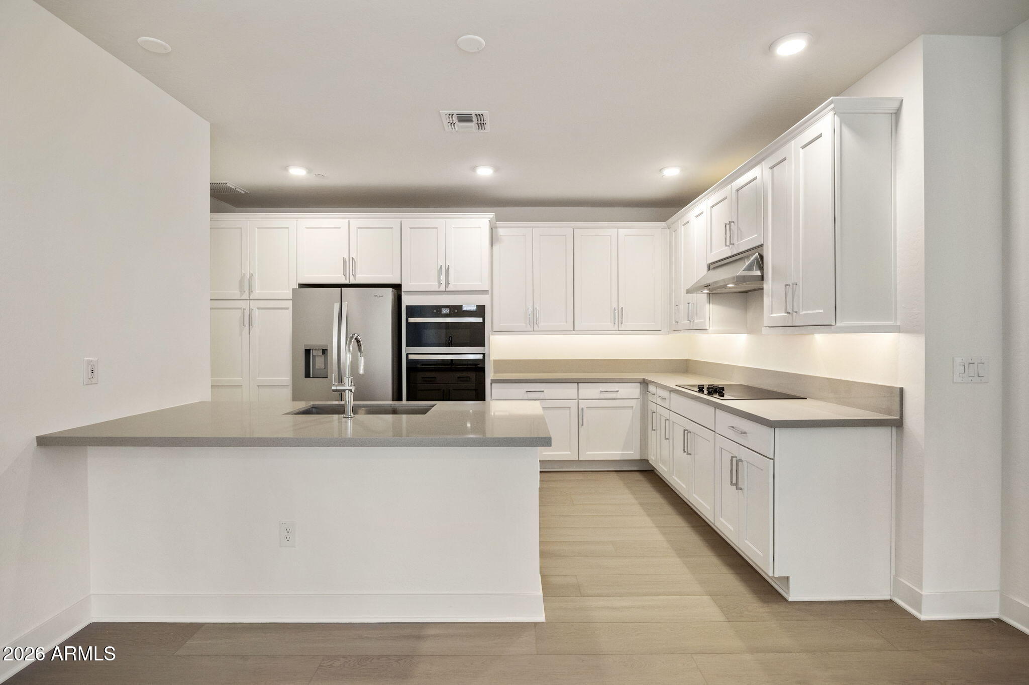 2121 W SONORAN DESERT Drive 123