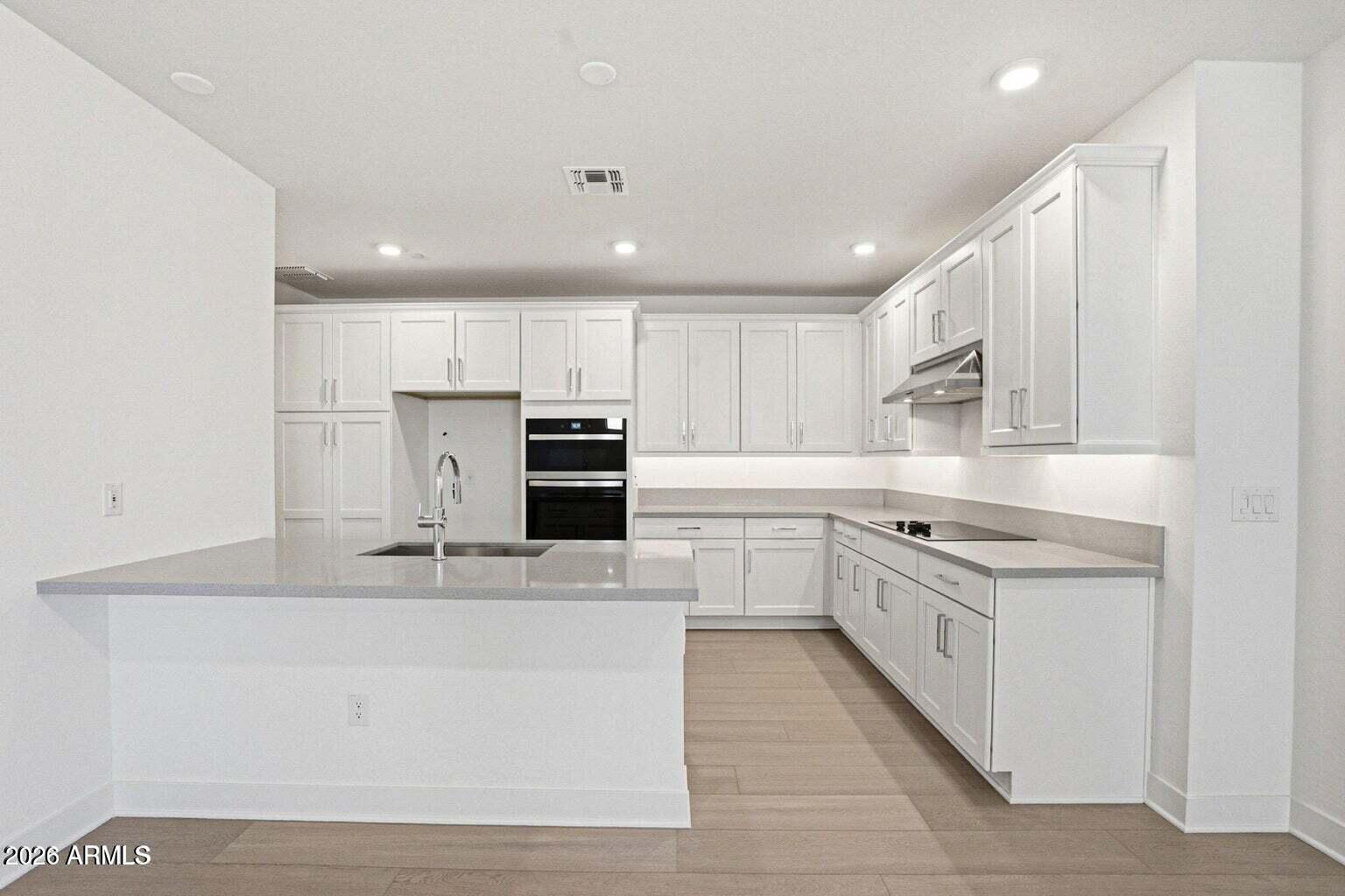 2121 W SONORAN DESERT Drive 123