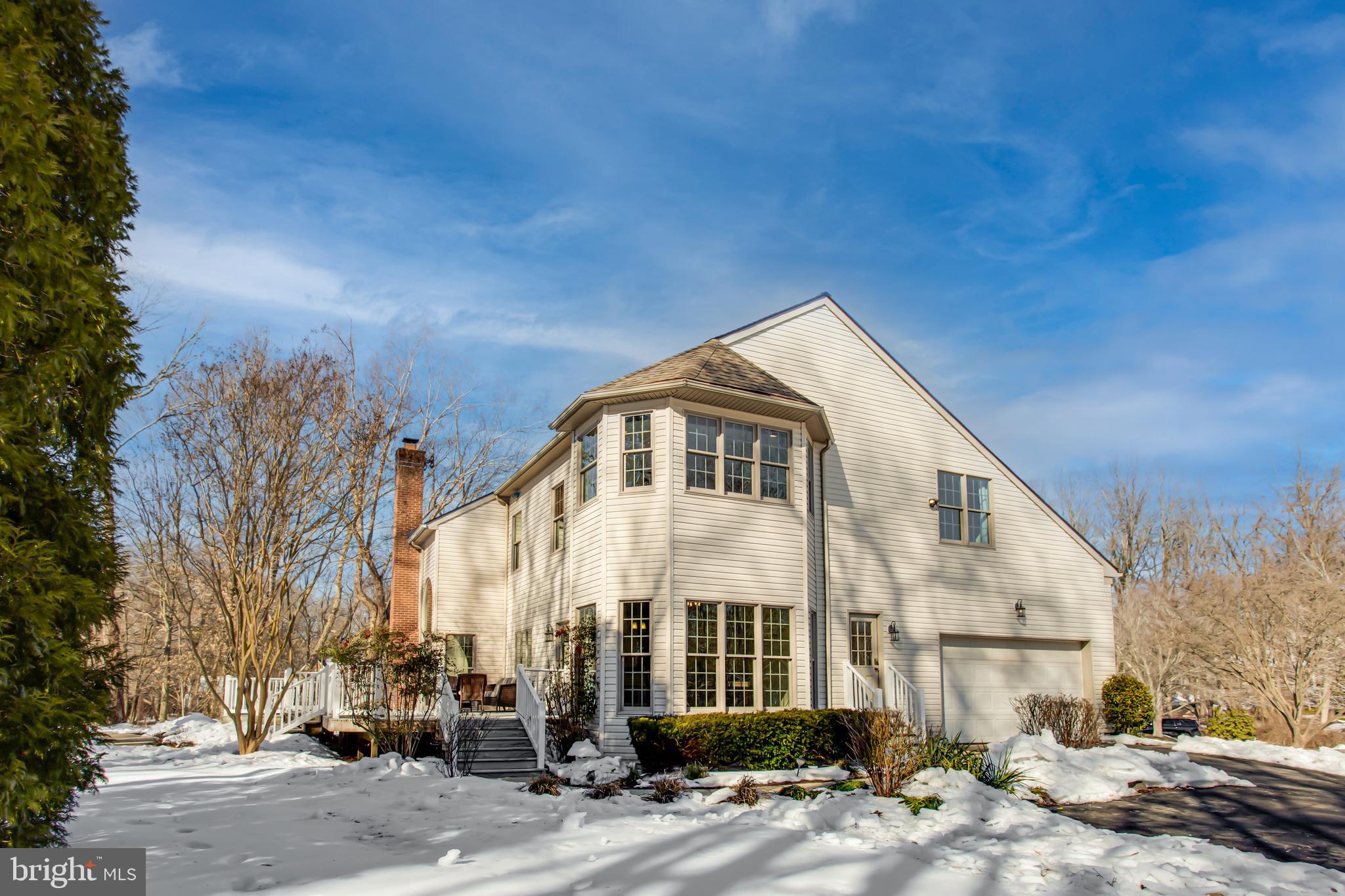 99 HUMMINGBIRD COURT