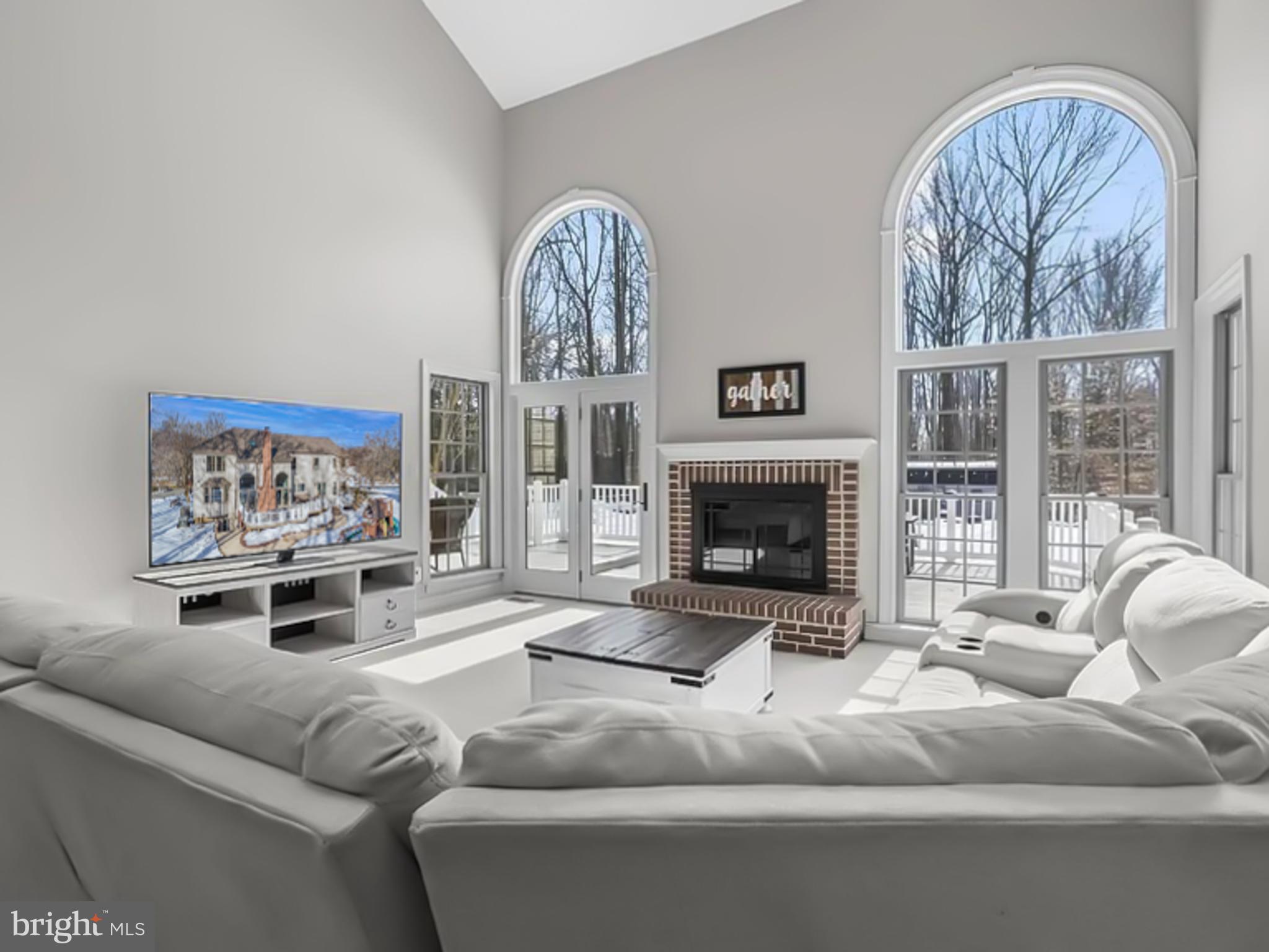 99 HUMMINGBIRD COURT