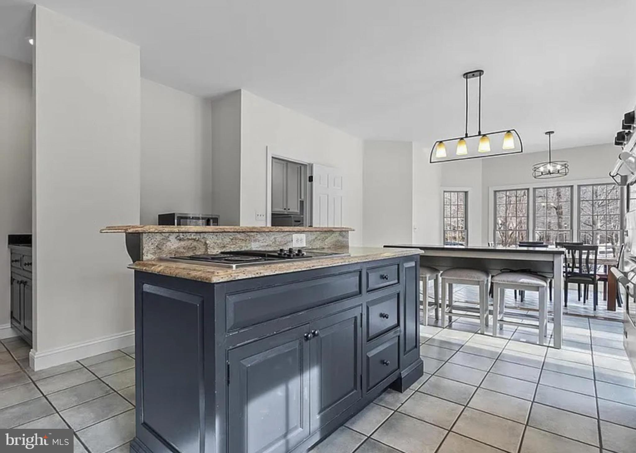 99 HUMMINGBIRD COURT