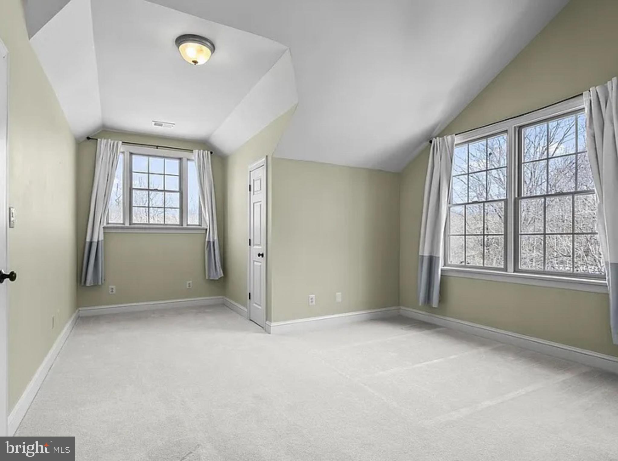 99 HUMMINGBIRD COURT