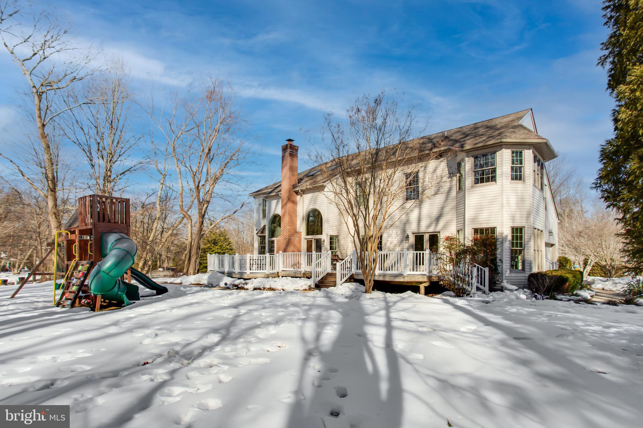 99 HUMMINGBIRD COURT