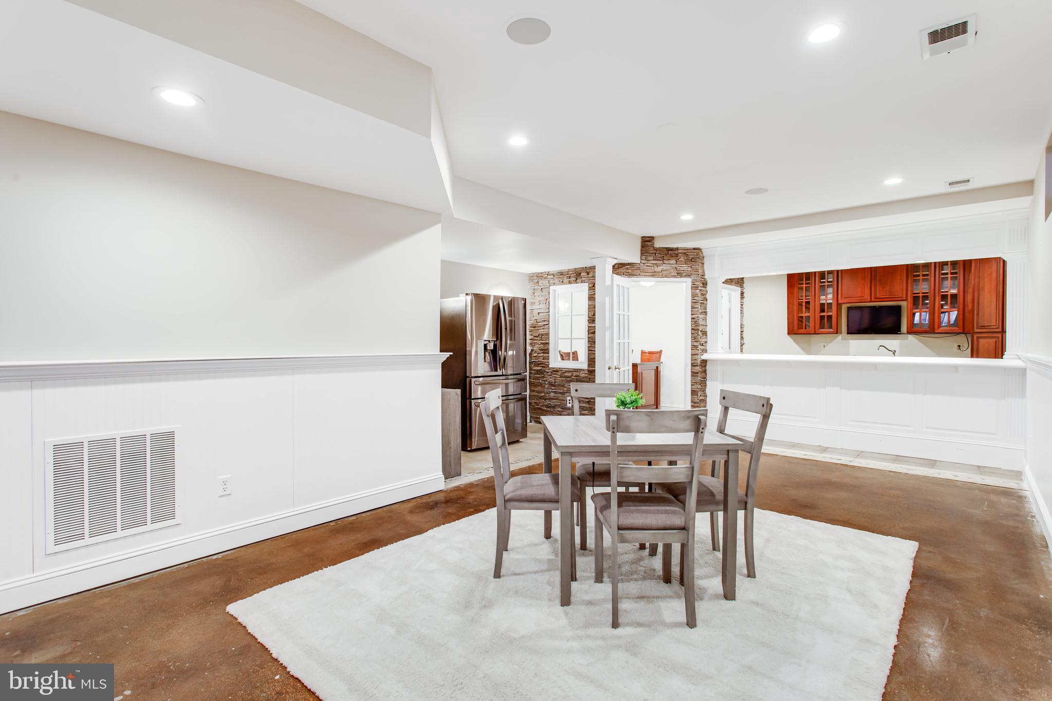 99 HUMMINGBIRD COURT