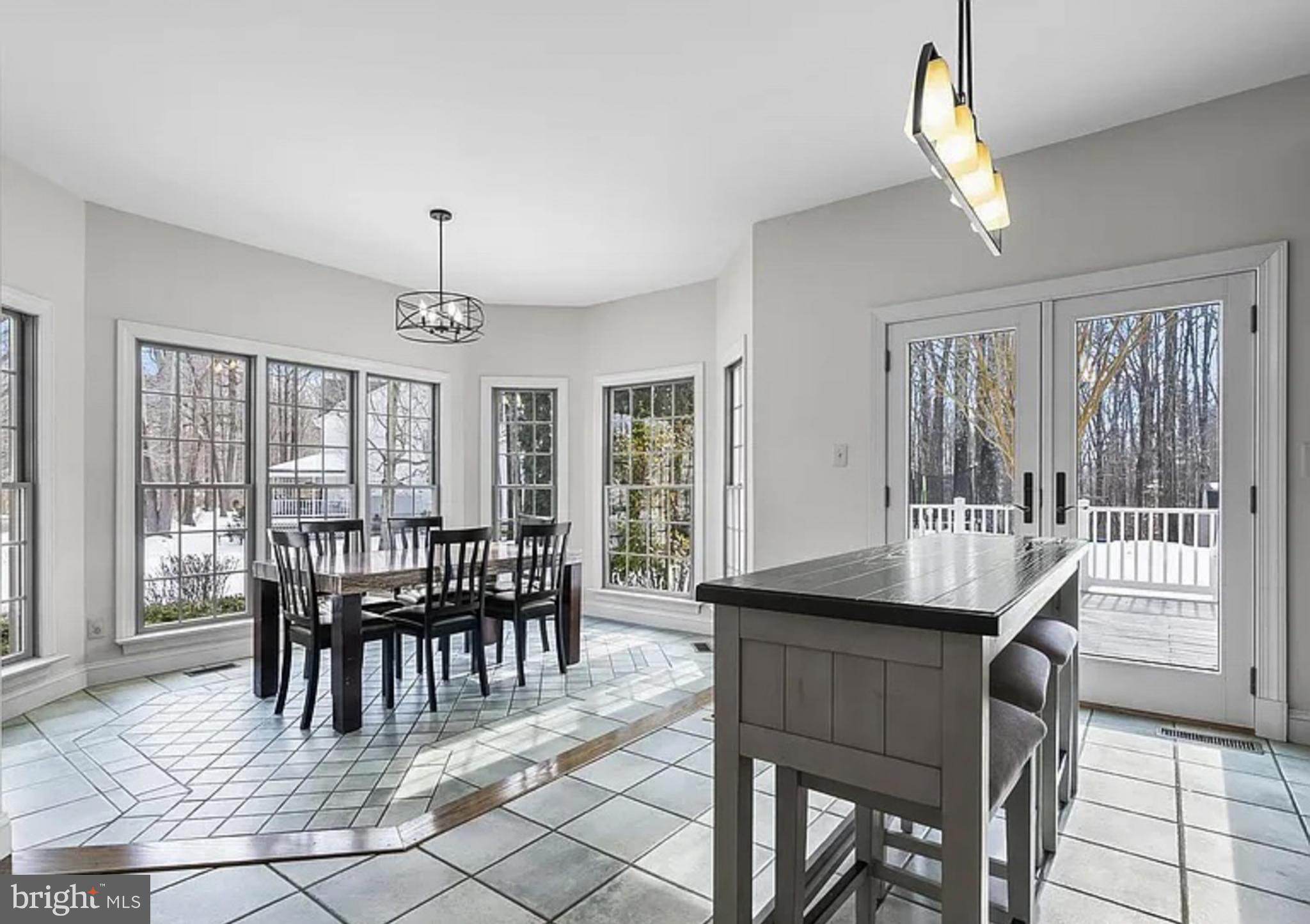 99 HUMMINGBIRD COURT