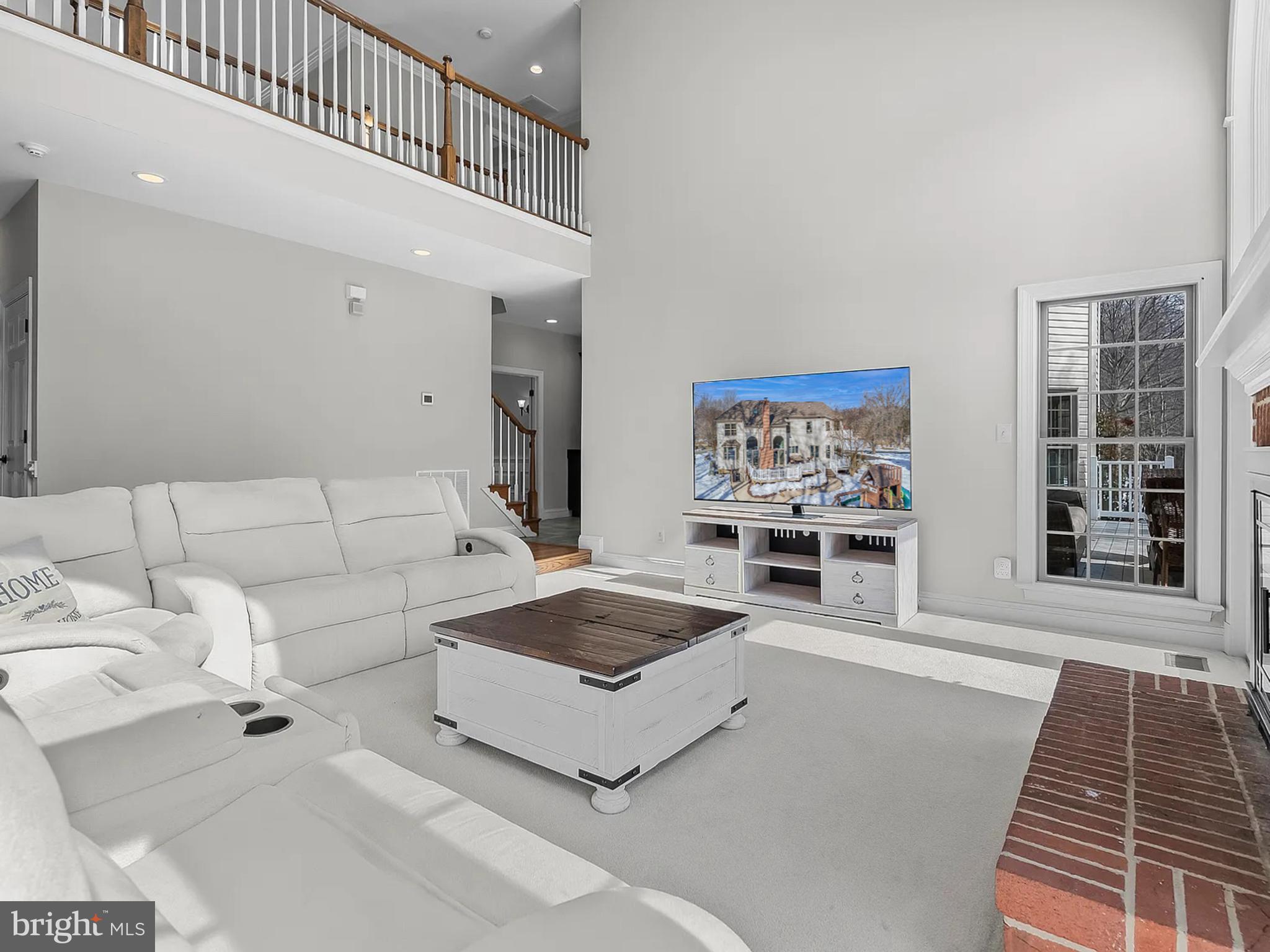 99 HUMMINGBIRD COURT