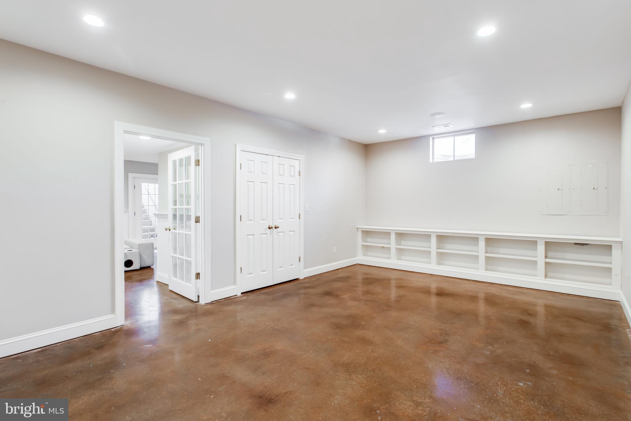 99 HUMMINGBIRD COURT