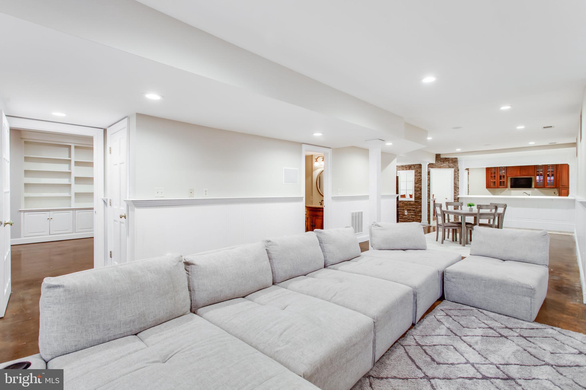 99 HUMMINGBIRD COURT