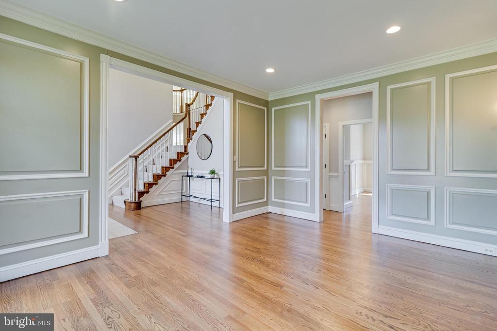 99 HUMMINGBIRD COURT