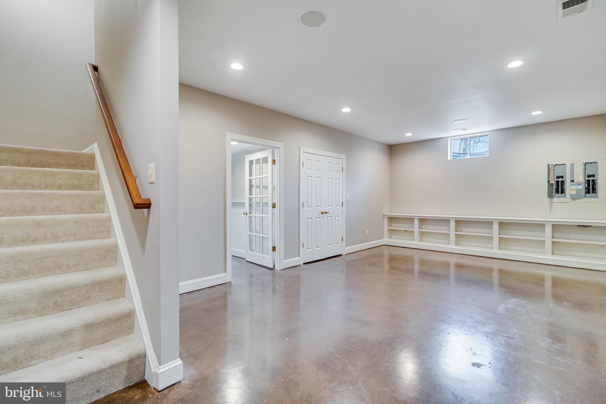 99 HUMMINGBIRD COURT