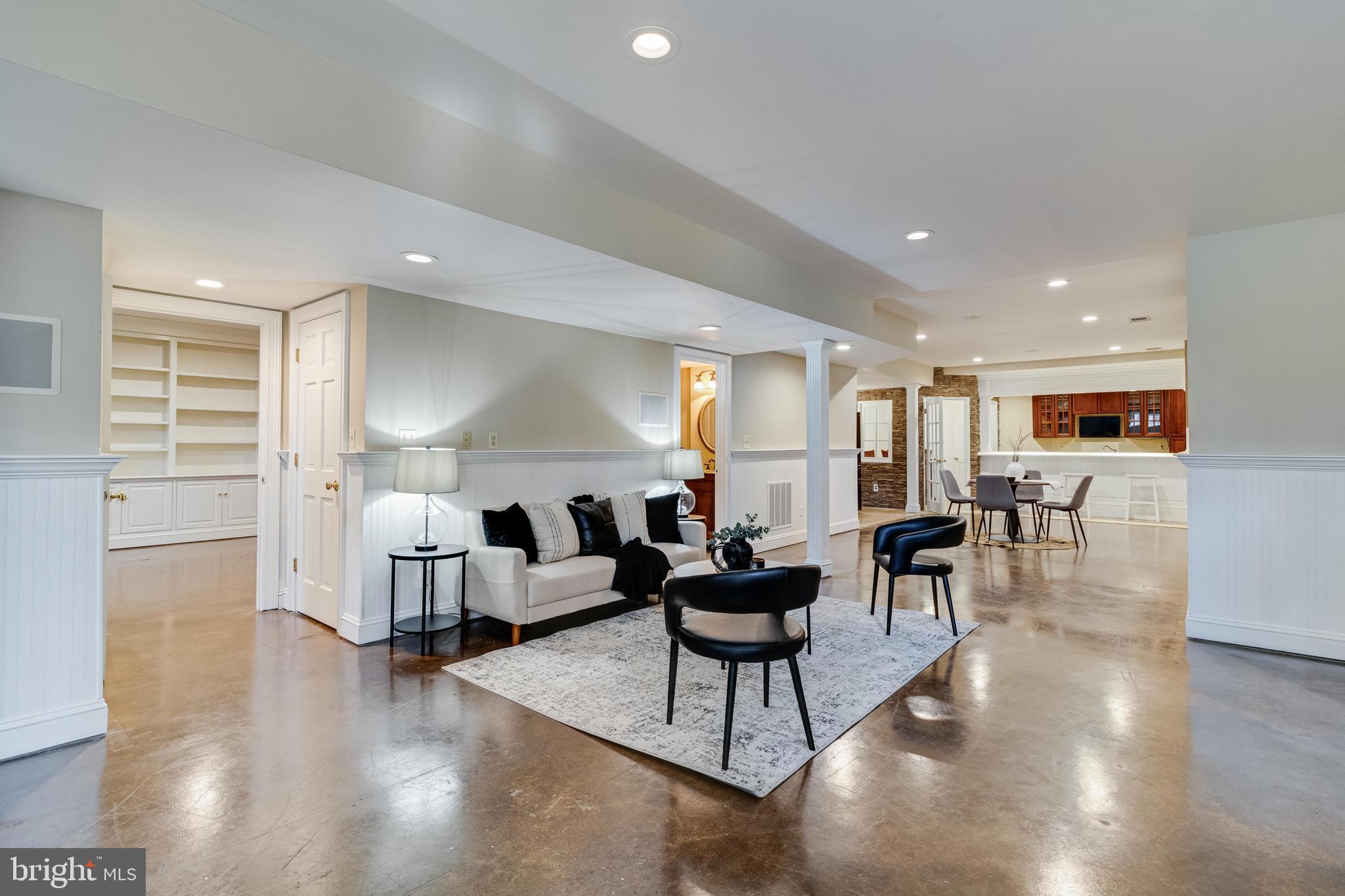 99 HUMMINGBIRD COURT