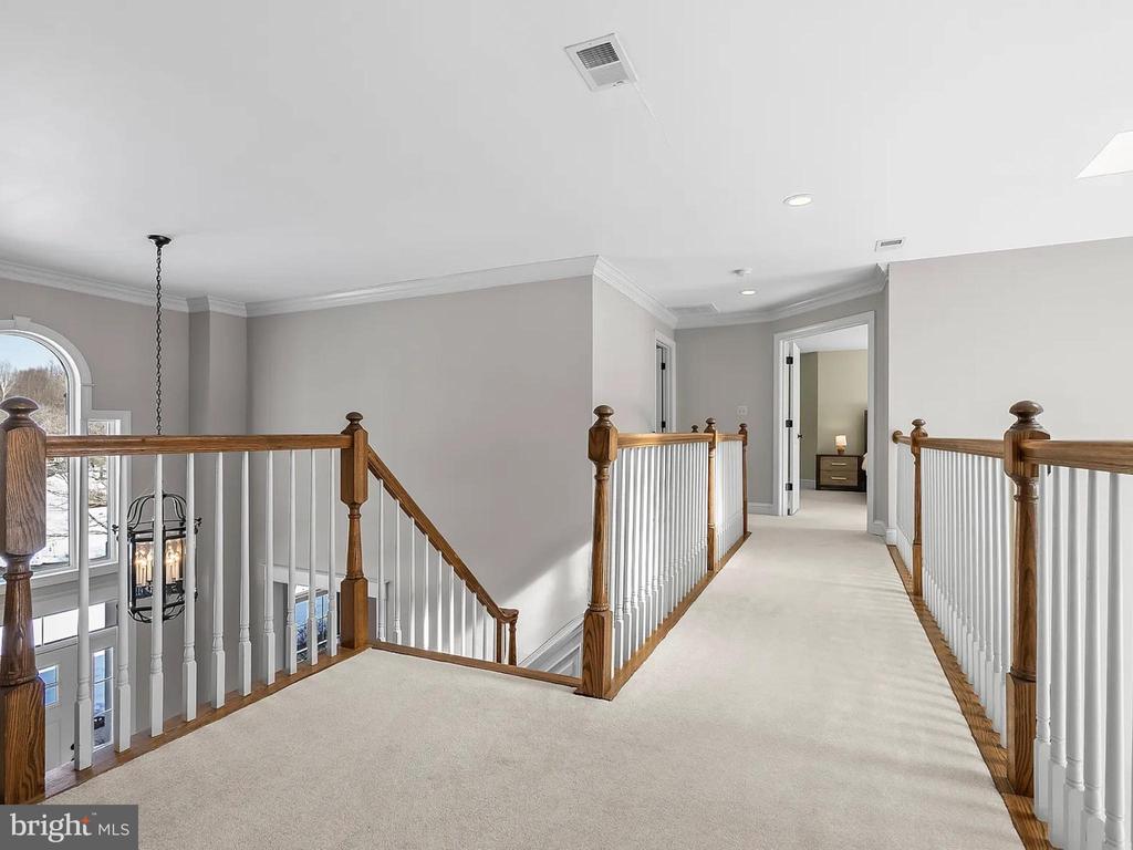 99 HUMMINGBIRD COURT