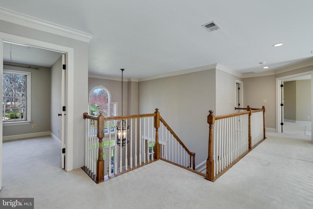 99 HUMMINGBIRD COURT