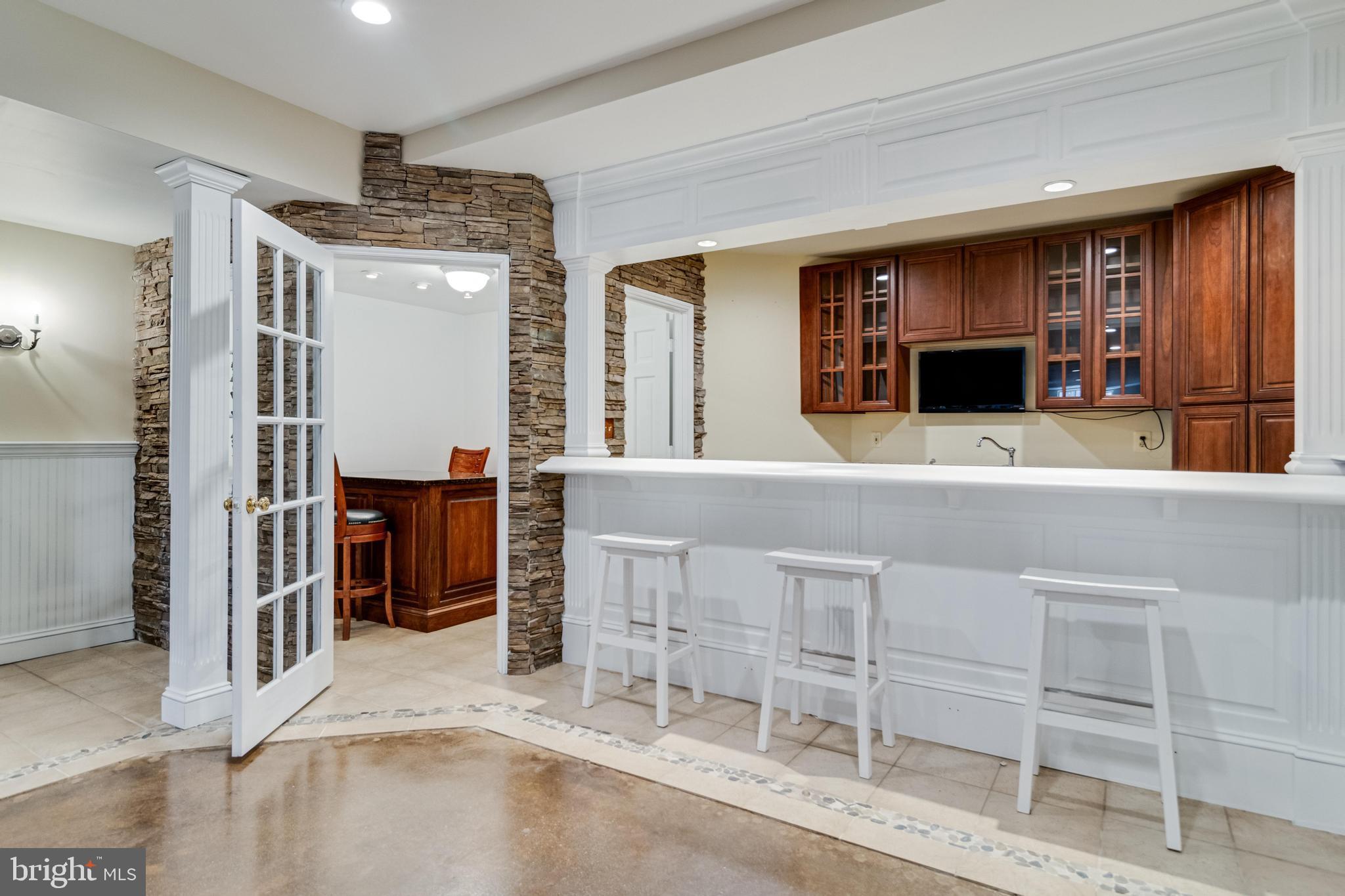 99 HUMMINGBIRD COURT