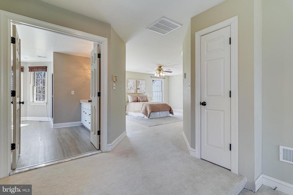 99 HUMMINGBIRD COURT