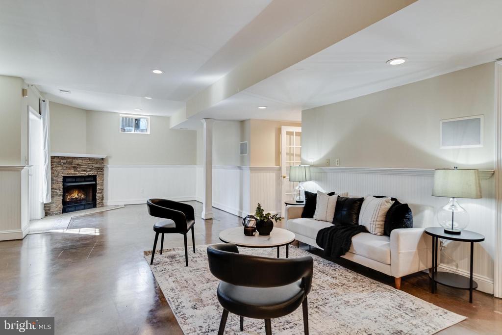 99 HUMMINGBIRD COURT