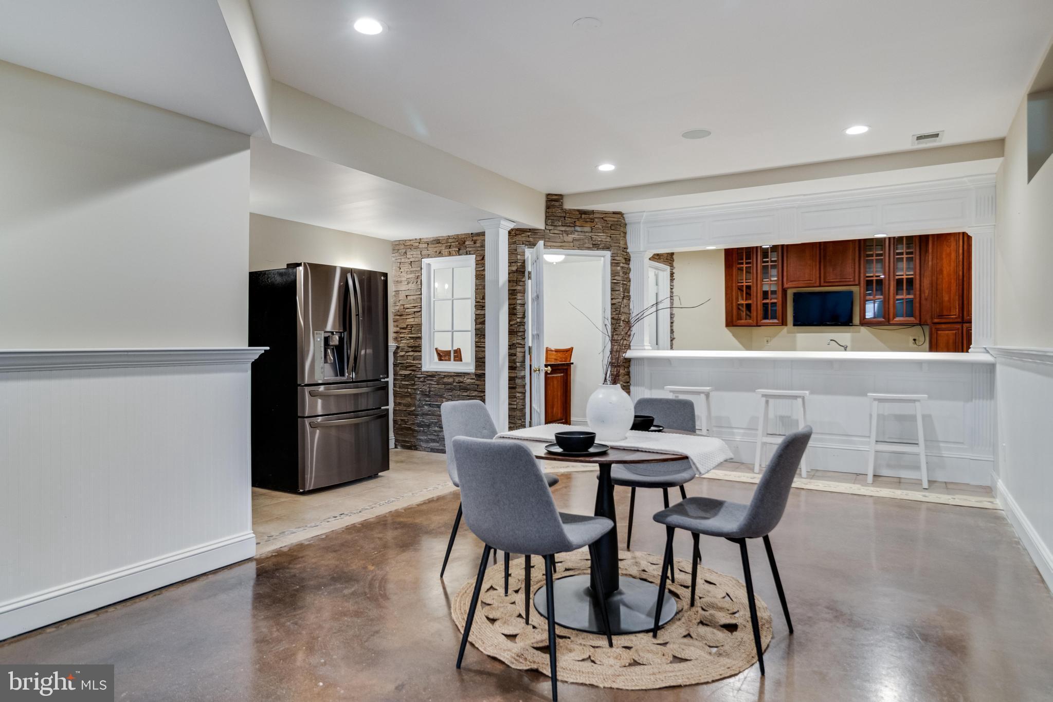 99 HUMMINGBIRD COURT