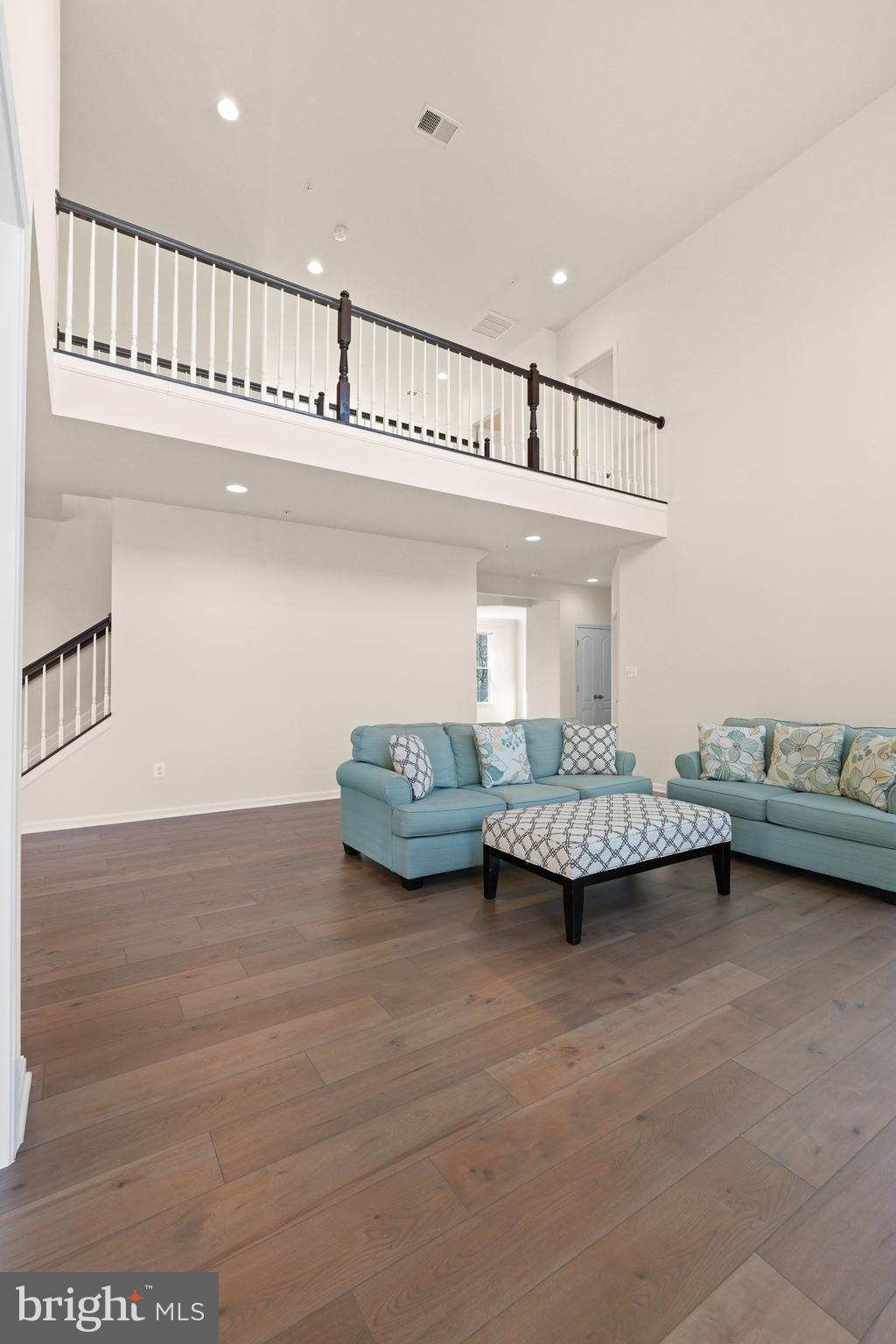 7047 Esther Ln
