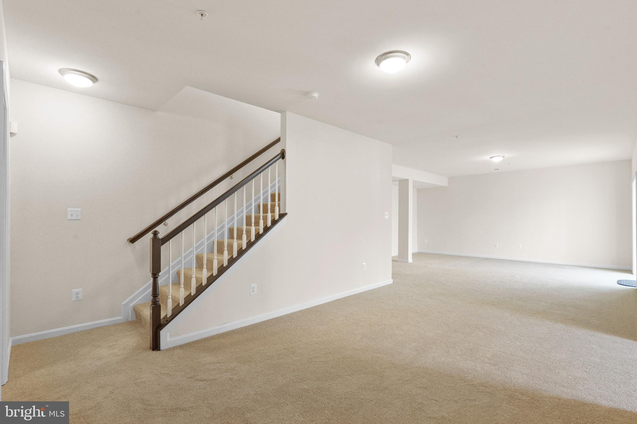 7047 Esther Ln