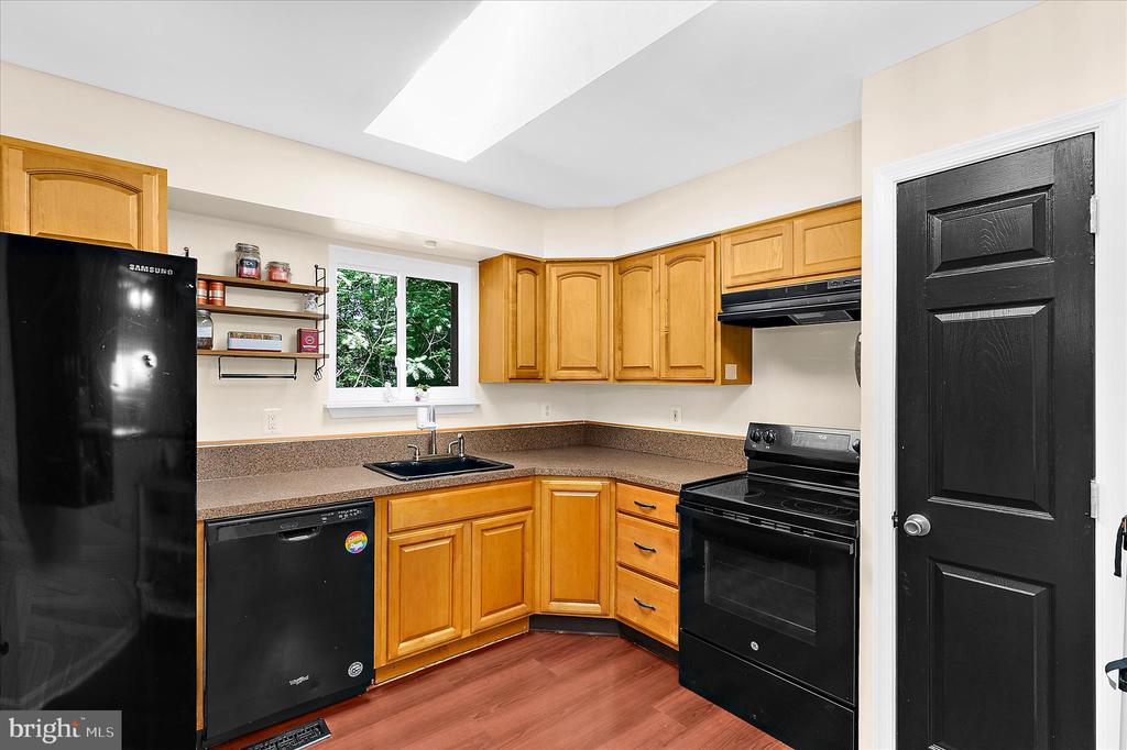 526 DILLON DRIVE