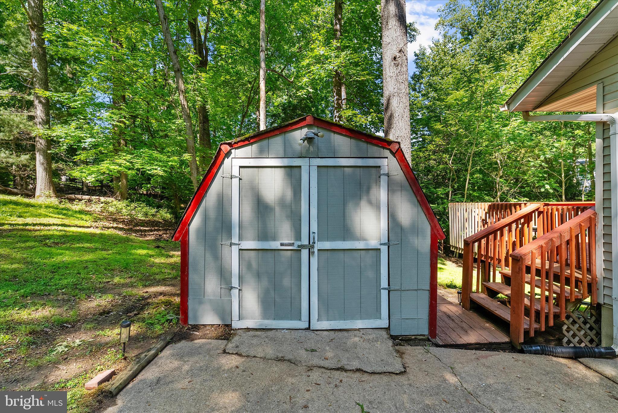 526 DILLON DRIVE