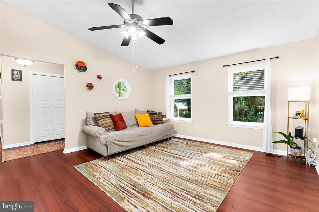 526 DILLON DRIVE