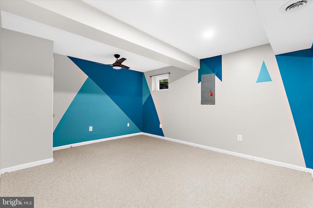 526 DILLON DRIVE
