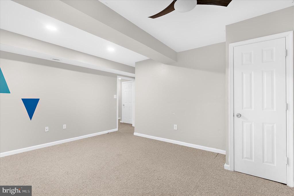 526 DILLON DRIVE