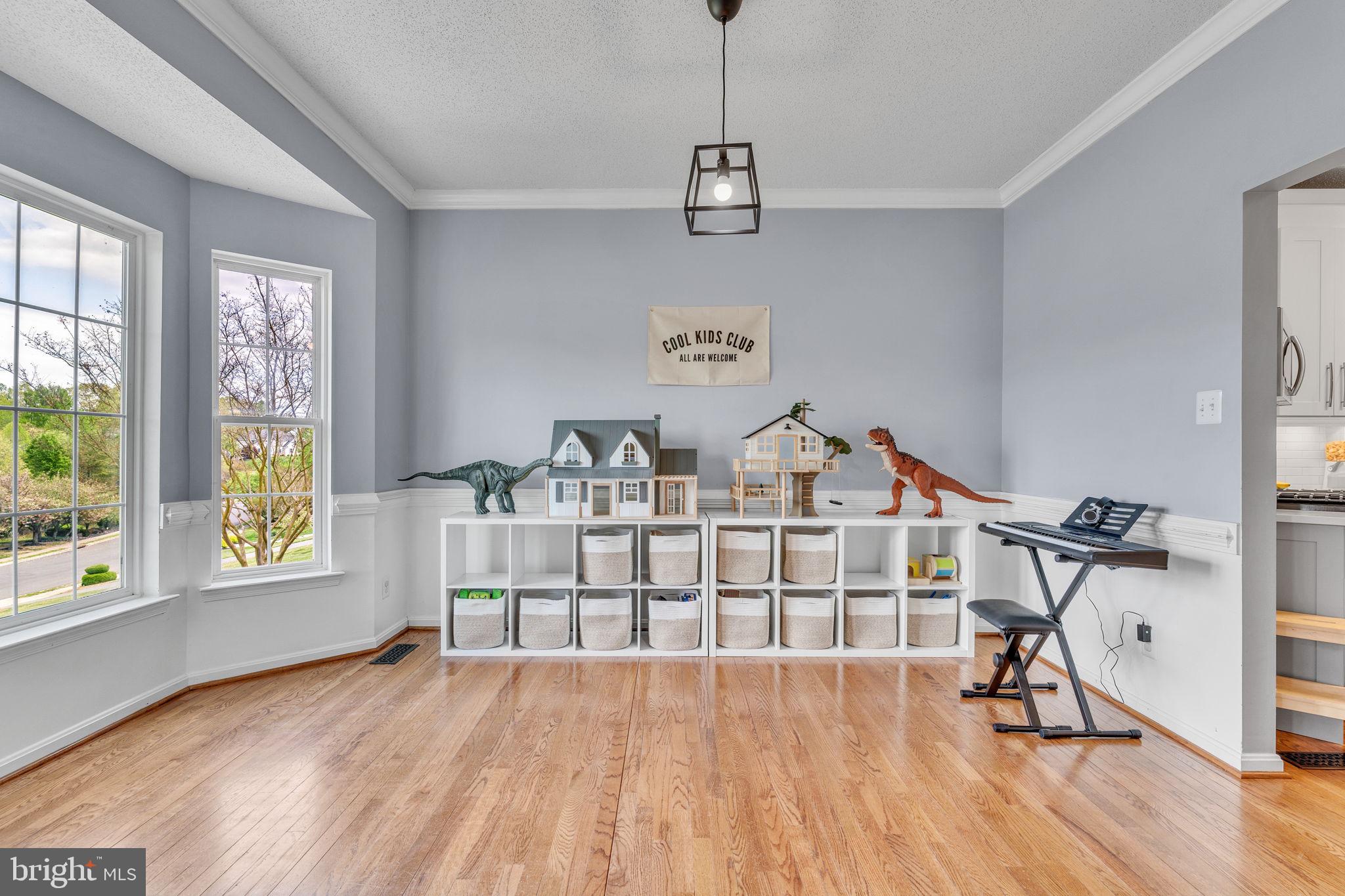 1102 Cornwall Dr