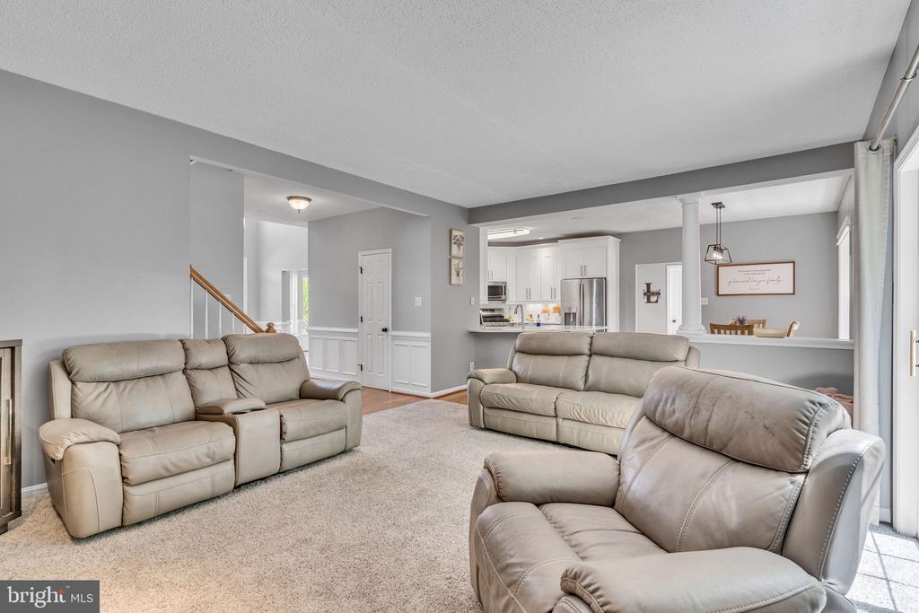 1102 Cornwall Dr