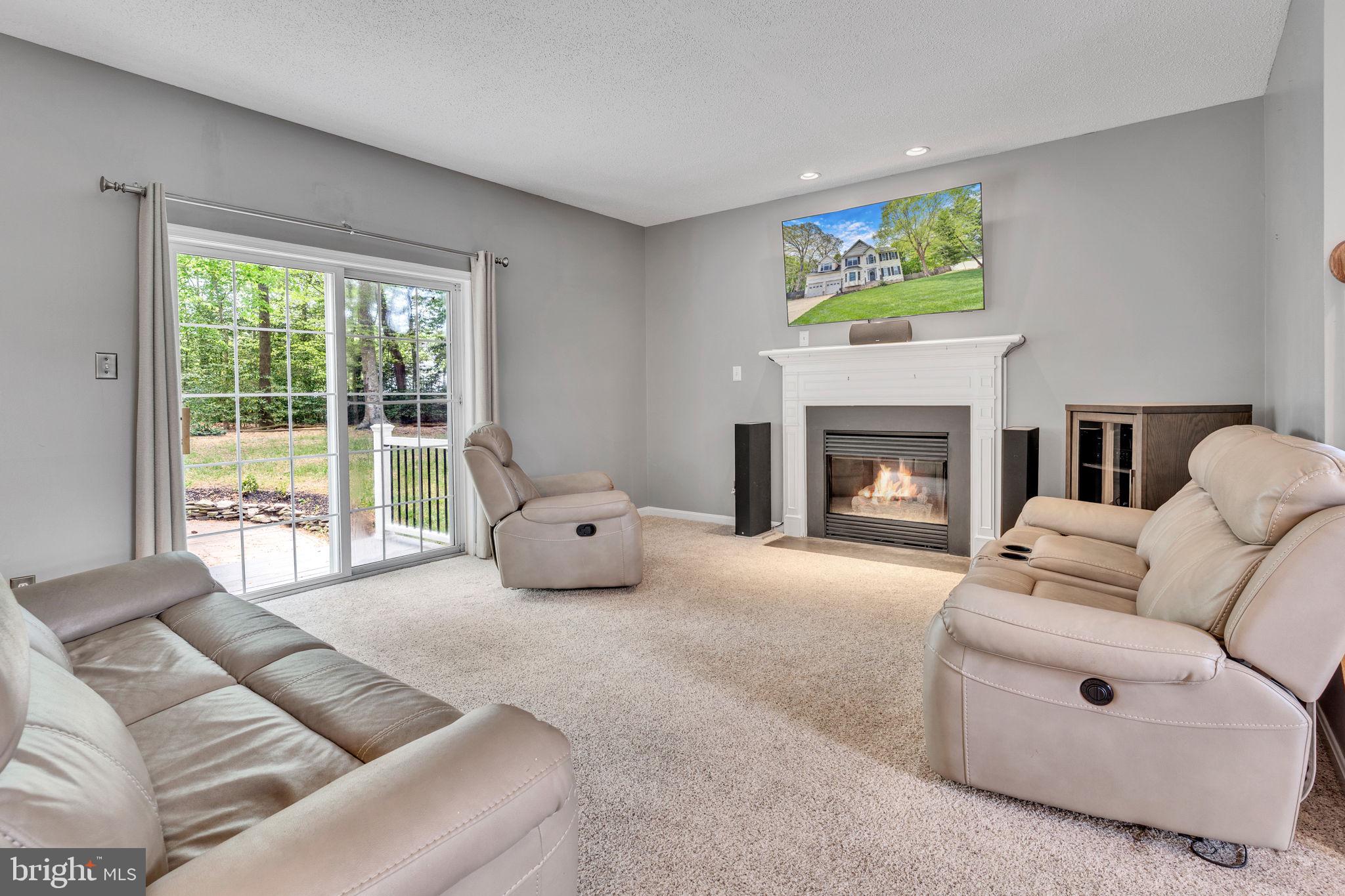 1102 Cornwall Dr