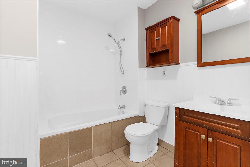 3902 NEWMAN COURT
