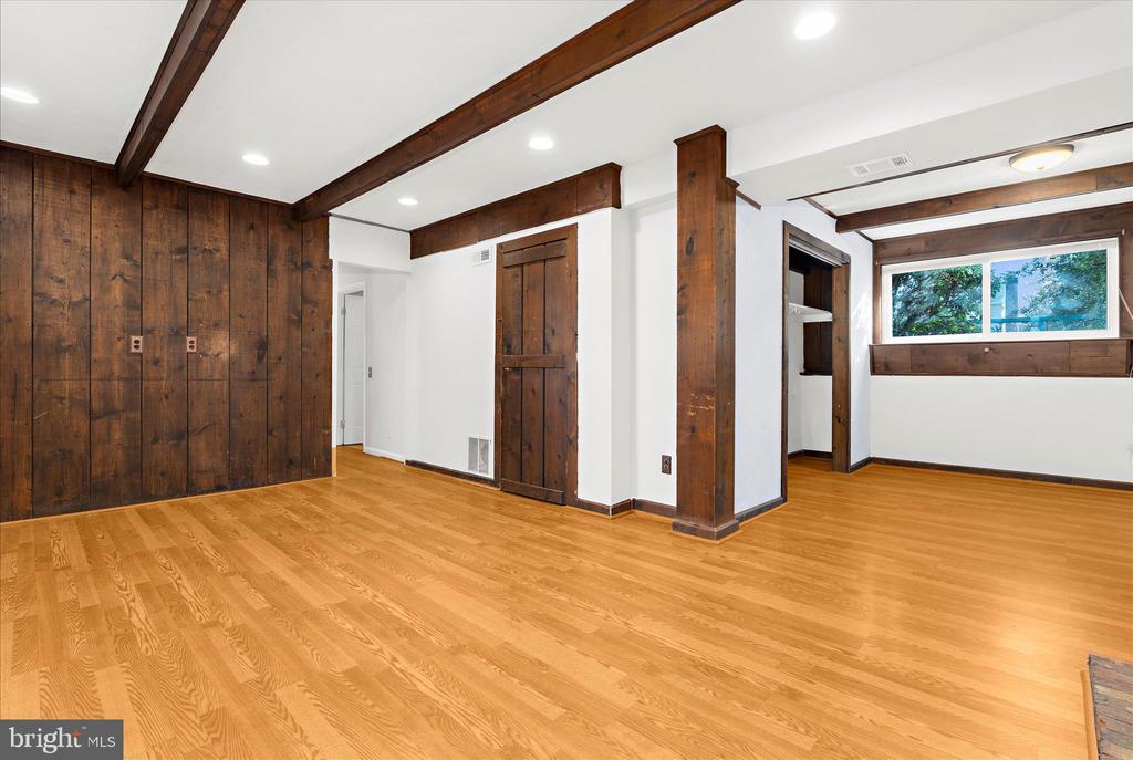 3902 NEWMAN COURT
