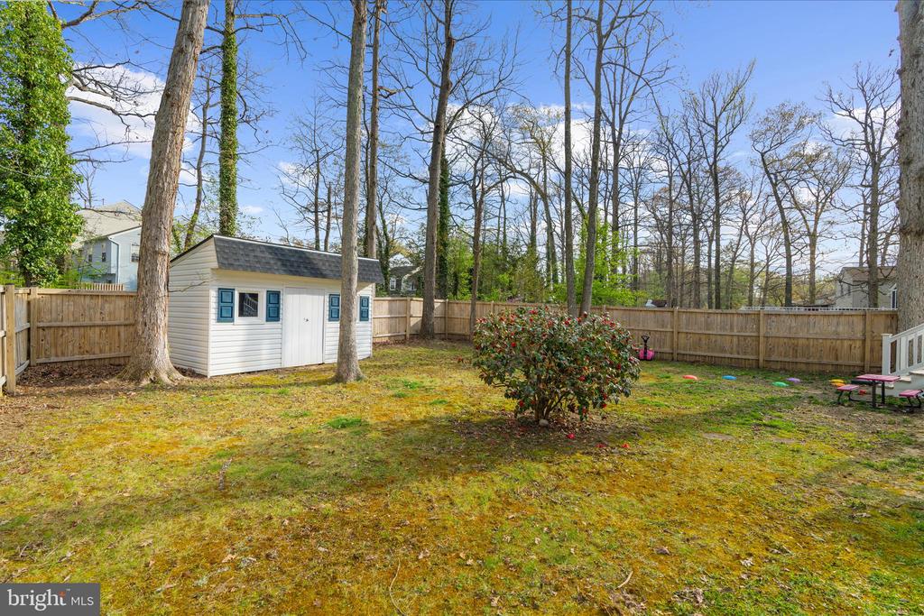 2450 SHAWNEE LANE