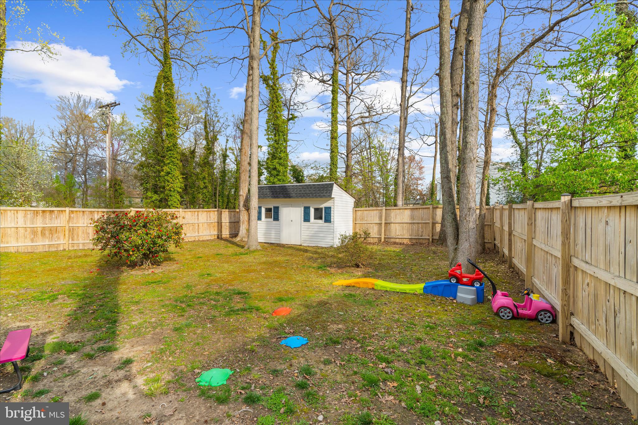 2450 SHAWNEE LANE