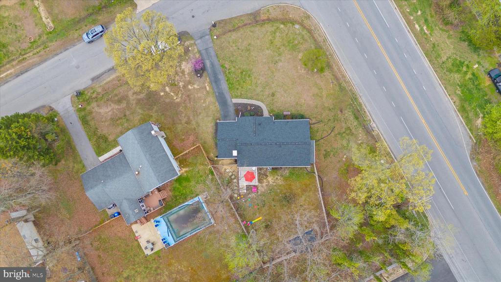 2450 SHAWNEE LANE