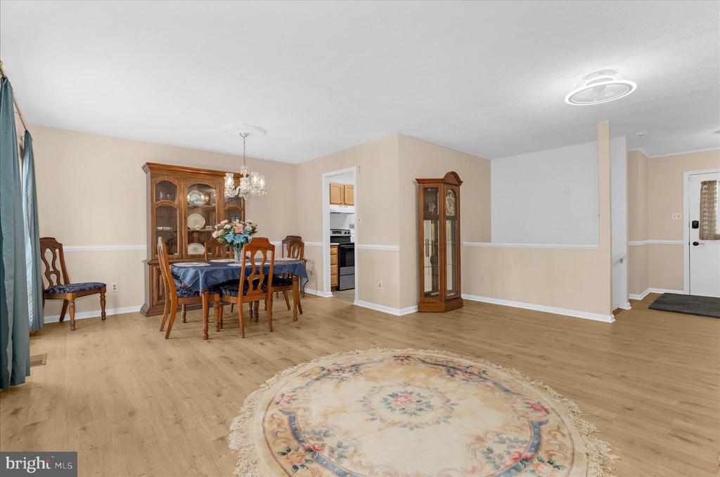 2450 SHAWNEE LANE