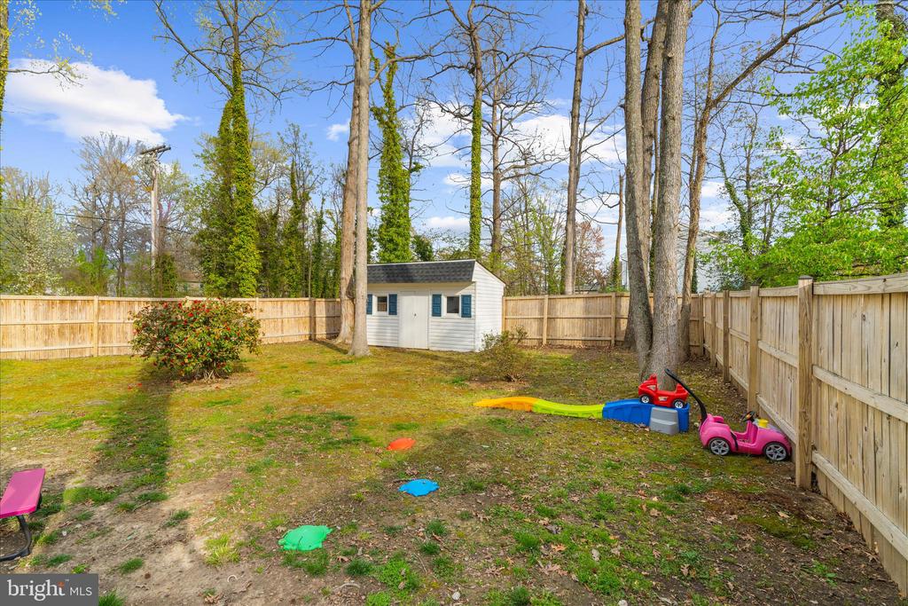 2450 SHAWNEE LANE